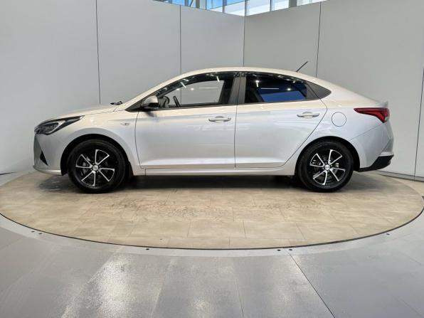 Hyundai Solaris II Рестайлинг с пробегом 2021 года, цена 1 330 000 рублей, 99365 км, седан, Автокод Объявления