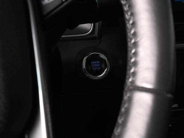Toyota Avalon V с пробегом 2022 года, цена 3 699 000 рублей, 120571 км, седан, Автокод Объявления