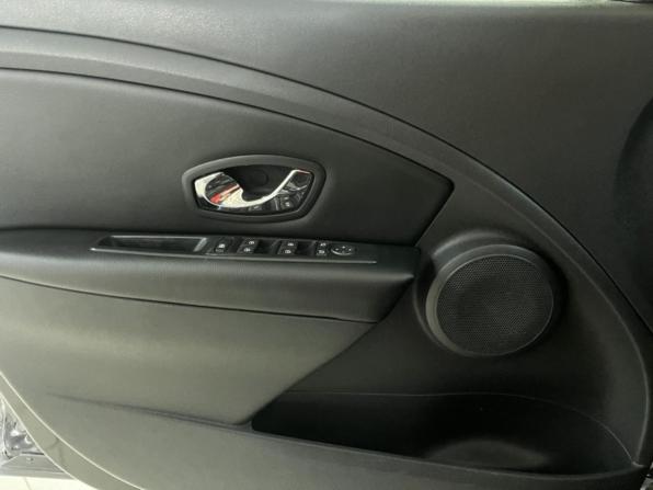 Renault Fluence I Рестайлинг с пробегом 2013 года, цена 748 000 рублей, 211804 км, седан, Автокод Объявления