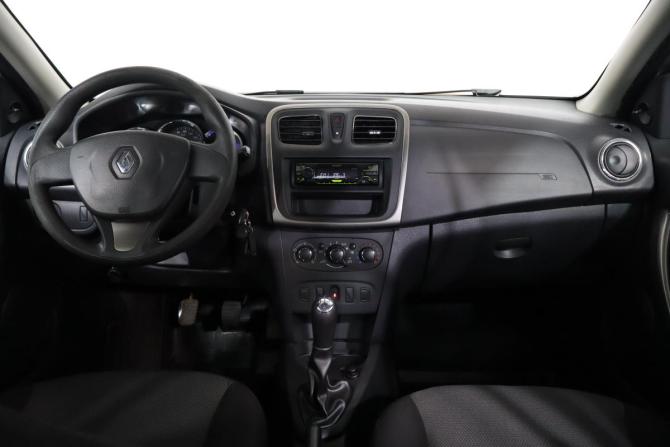 Renault Logan II с пробегом 2017 года, цена 699 000 рублей, 155000 км, седан, Автокод Объявления
