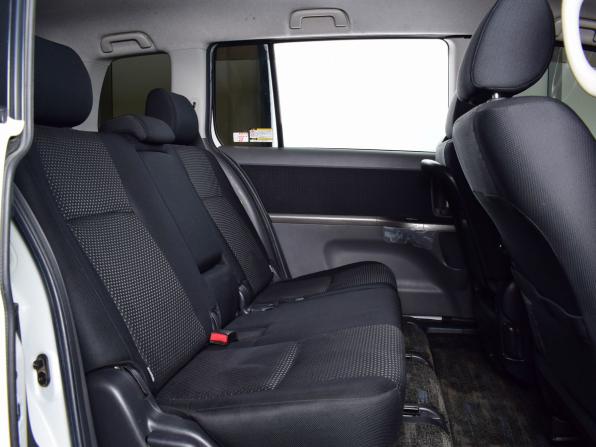 Toyota ISis I Рестайлинг с пробегом 2010 года, цена 1 269 995 рублей, 104015 км, компактвэн, Автокод Объявления