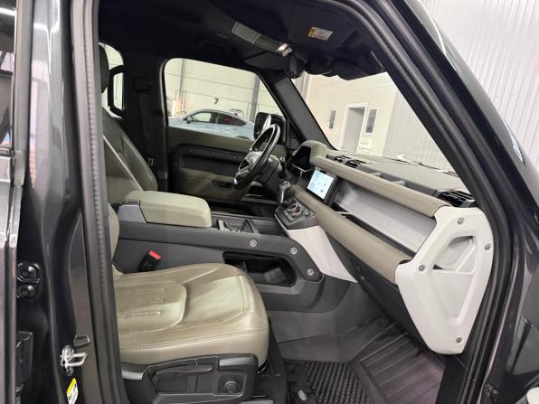 Land Rover Defender II с пробегом 2021 года, цена 4 997 000 рублей, 79641 км, внедорожник, Автокод Объявления