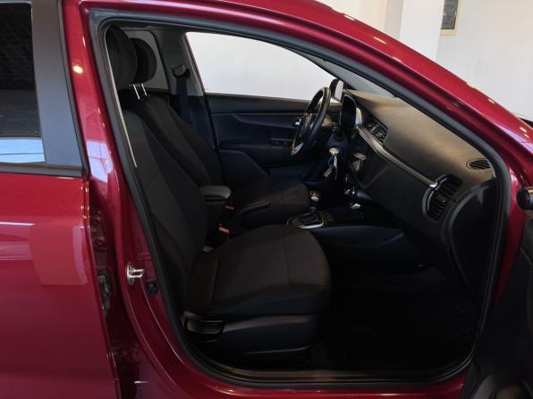 Kia Rio IV Рестайлинг с пробегом 2021 года, цена 2 052 000 рублей, 22215 км, хэтчбек, Автокод Объявления