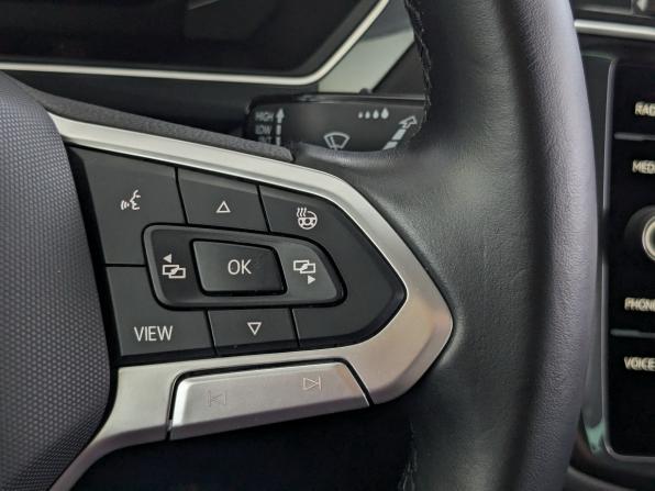 Volkswagen Tiguan II Рестайлинг с пробегом 2021 года, цена 3 745 000 рублей, 41500 км, внедорожник, Автокод Объявления