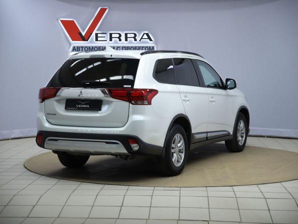 Mitsubishi Outlander III Рестайлинг 3 с пробегом 2022 года, цена 2 490 000 рублей, 100874 км, внедорожник, Автокод Объявления