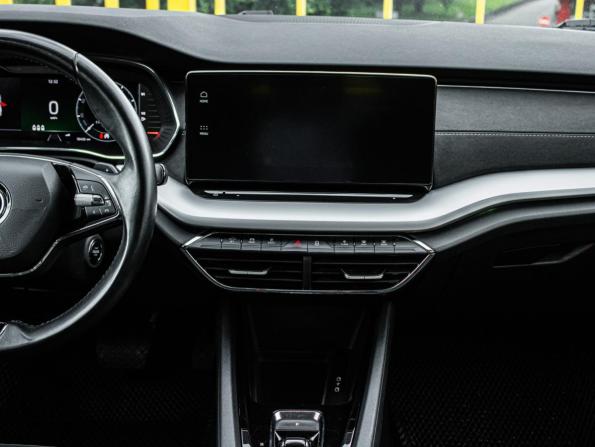Skoda Octavia IV (A8) с пробегом 2022 года, цена 2 799 000 рублей, 98366 км, лифтбек, Автокод Объявления