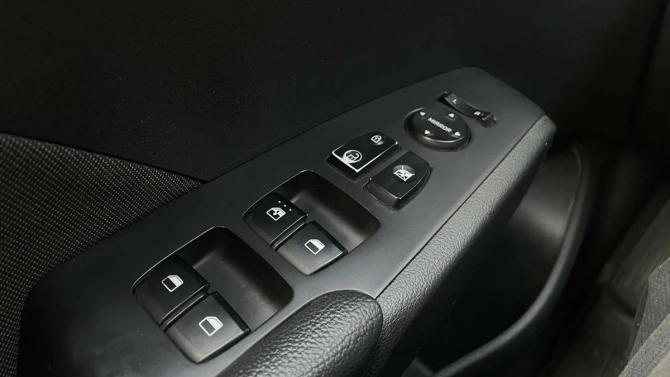 Hyundai Solaris II с пробегом 2018 года, цена 840 000 рублей, 214966 км, седан, Автокод Объявления