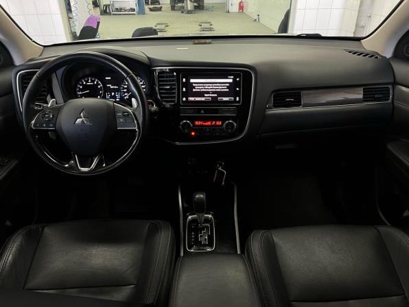 Mitsubishi Outlander III Рестайлинг 3 с пробегом 2019 года, цена 2 499 000 рублей, 120720 км, внедорожник, Автокод Объявления