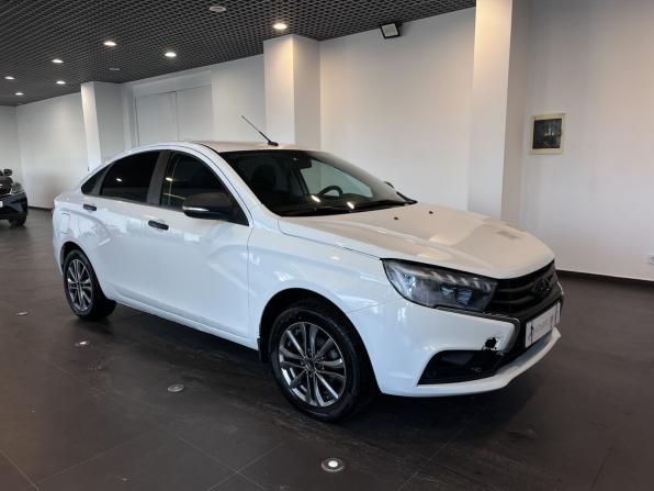Lada (ВАЗ) Vesta I с пробегом 2018 года, цена 650 000 рублей, 301860 км, седан, Автокод Объявления