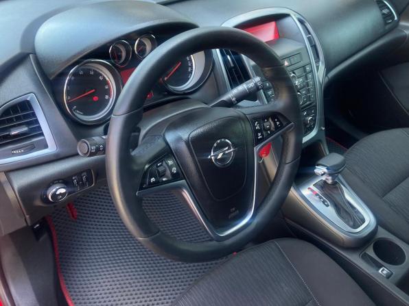 Opel Astra J Рестайлинг с пробегом 2013 года, цена 870 000 рублей, 209970 км, хэтчбек, Автокод Объявления