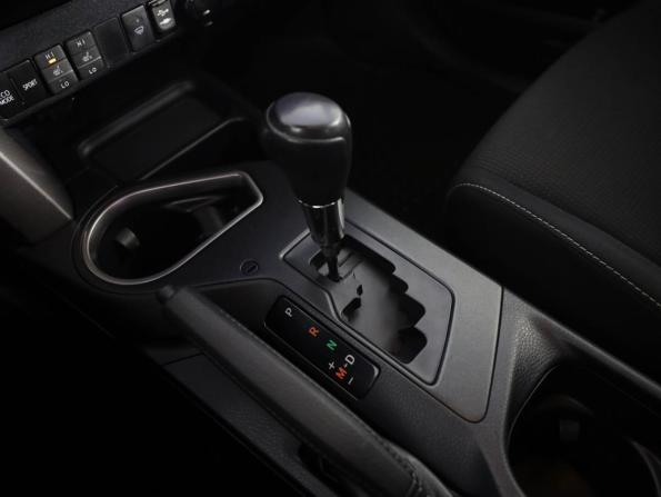 Toyota RAV4 IV (XA40) Рестайлинг с пробегом 2015 года, цена 2 069 000 рублей, 160199 км, внедорожник, Автокод Объявления