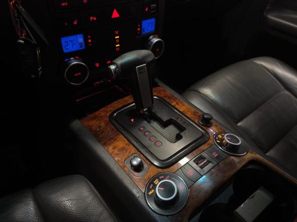 Volkswagen Touareg I Рестайлинг с пробегом 2007 года, цена 699 000 рублей, 364857 км, внедорожник, Автокод Объявления
