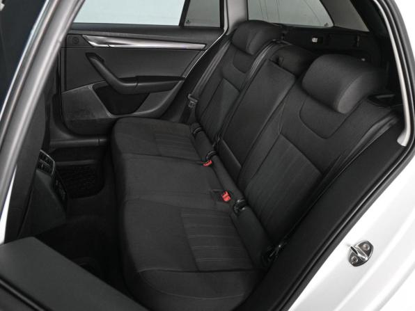 Skoda Octavia III (A7) Рестайлинг с пробегом 2017 года, цена 1 869 000 рублей, 302457 км, универсал, Автокод Объявления