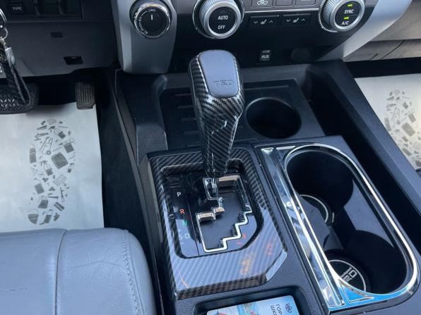 Toyota Tundra II Рестайлинг с пробегом 2015 года, цена 5 500 000 рублей, 164000 км, offers.body_type.unknown, Автокод Объявления
