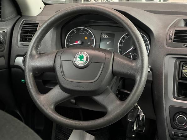 Skoda Octavia II (A5) Рестайлинг с пробегом 2012 года, цена 625 000 рублей, 210061 км, лифтбек, Автокод Объявления