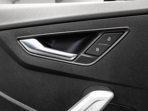 Audi Q2 I с пробегом 2018 года, цена 2 320 000 рублей, 110171 км, внедорожник, Автокод Объявления