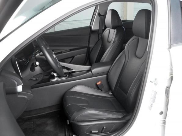 Hyundai Elantra VII (CN7) Рестайлинг с пробегом 2024 года, цена 2 250 000 рублей, 12209 км, седан, Автокод Объявления