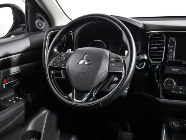 Mitsubishi Outlander III Рестайлинг 2 с пробегом 2015 года, цена 1 998 790 рублей, 210000 км, внедорожник, Автокод Объявления