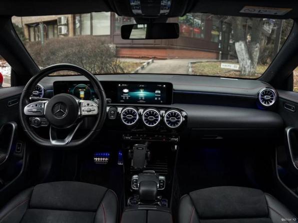 Mercedes-Benz CLA II (C118 X118) с пробегом 2019 года, цена 2 990 000 рублей, 73352 км, седан, Автокод Объявления