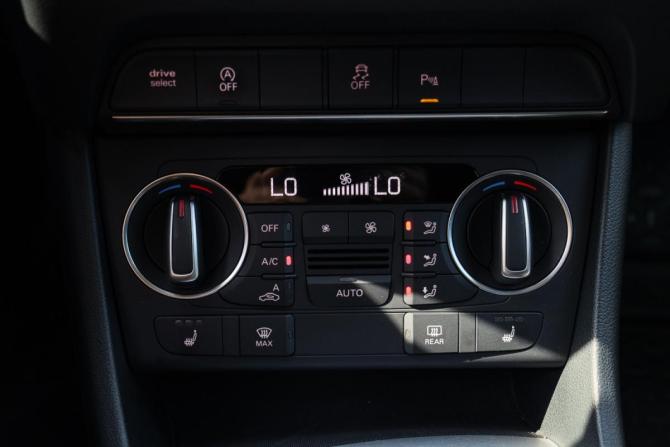Audi Q3 I (8U) Рестайлинг с пробегом 2016 года, цена 2 250 000 рублей, 131653 км, внедорожник, Автокод Объявления