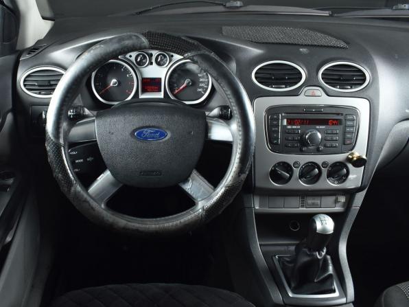 Ford Focus II Рестайлинг с пробегом 2010 года, цена 449 995 рублей, 339309 км, седан, Автокод Объявления