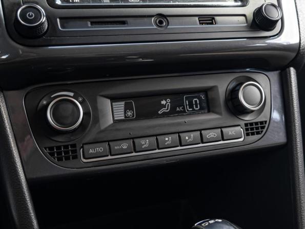 Volkswagen Polo V Рестайлинг с пробегом 2019 года, цена 1 430 000 рублей, 133309 км, седан, Автокод Объявления