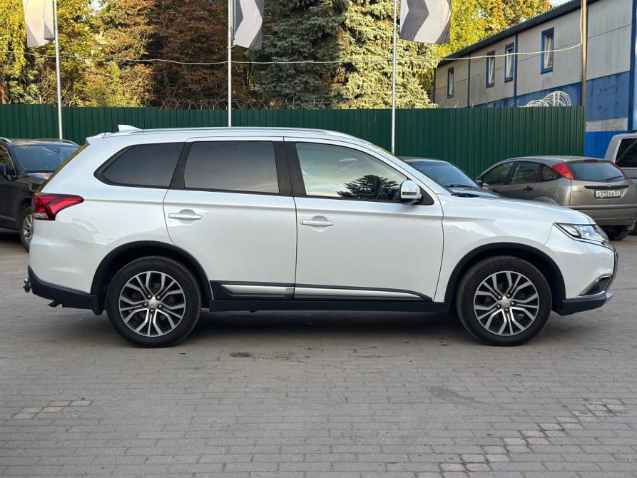 Mitsubishi Outlander III Рестайлинг 2 Великий Новгород  - изображение 8