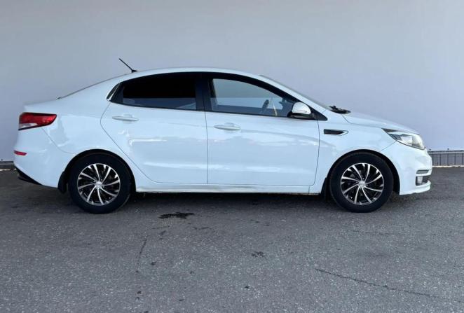 Kia Rio III Рестайлинг с пробегом 2015 года, цена 998 000 рублей, 142928 км, седан, Автокод Объявления