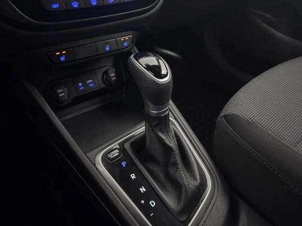 Hyundai Solaris II с пробегом 2018 года, цена 1 249 000 рублей, 81271 км, седан, Автокод Объявления