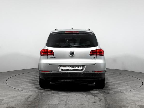 Volkswagen Tiguan I Рестайлинг с пробегом 2016 года, цена 899 000 рублей, 222412 км, внедорожник, Автокод Объявления