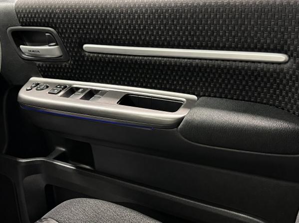 Honda Stepwgn V Рестайлинг с пробегом 2019 года, цена 2 560 000 рублей, 22200 км, минивэн, Автокод Объявления