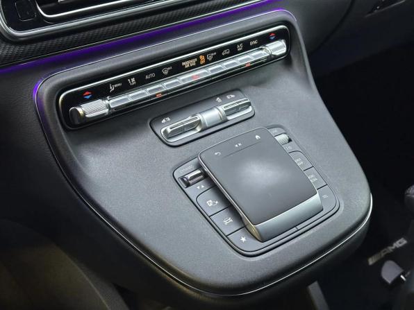 Mercedes-Benz V-Класс III (W447) Рестайлинг 2 с пробегом 2024 года, цена 12 990 000 рублей, 38256 км, минивэн, Автокод Объявления