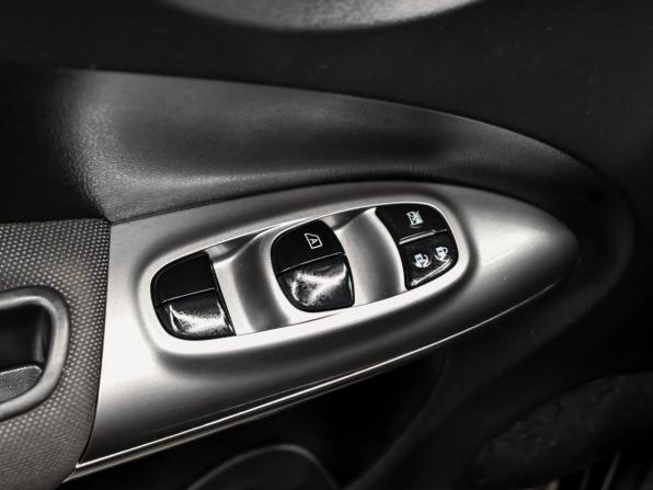 Nissan Juke I с пробегом 2013 года, цена 1 030 000 рублей, 165313 км, внедорожник, Автокод Объявления