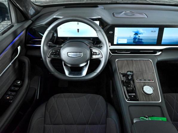 Geely Monjaro I Рестайлинг с пробегом 2025 года, цена 4 270 000 рублей, 41 км, внедорожник, Автокод Объявления