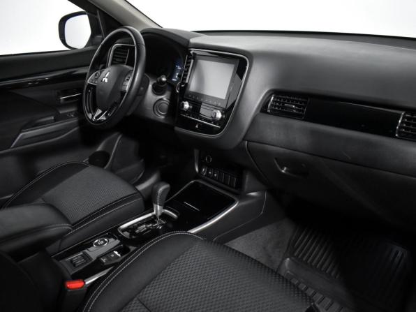 Mitsubishi Outlander III Рестайлинг 3 с пробегом 2021 года, цена 1 989 000 рублей, 195852 км, внедорожник, Автокод Объявления