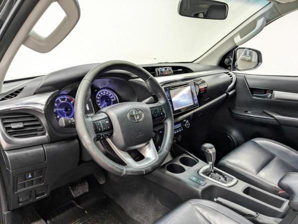 Toyota Hilux VIII с пробегом 2017 года, цена 3 380 000 рублей, 247439 км, offers.body_type.unknown, Автокод Объявления