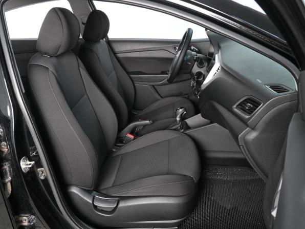 Hyundai Solaris II с пробегом 2018 года, цена 1 379 000 рублей, 166451 км, седан, Автокод Объявления