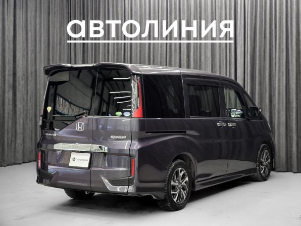 Honda Stepwgn V с пробегом 2016 года, цена 1 745 000 рублей, 140000 км, минивэн, Автокод Объявления