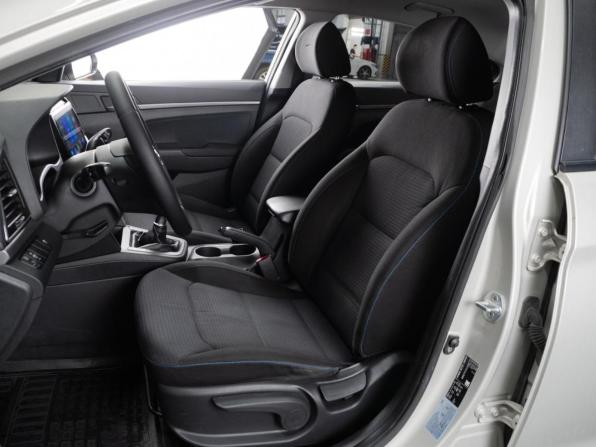 Hyundai Elantra VI (AD) с пробегом 2018 года, цена 1 249 000 рублей, 181290 км, седан, Автокод Объявления