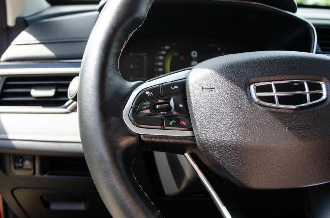 Geely Atlas Pro с пробегом 2024 года, цена 2 099 000 рублей, 44600 км, внедорожник, Автокод Объявления
