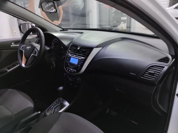 Hyundai Solaris I с пробегом 2013 года, цена 850 000 рублей, 180560 км, седан, Автокод Объявления