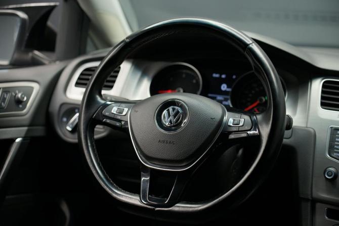 Volkswagen Golf VII с пробегом 2015 года, цена 1 749 020 рублей, 183300 км, универсал, Автокод Объявления