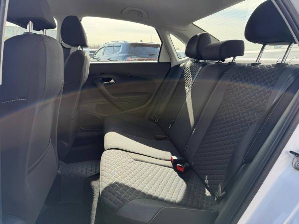 Volkswagen Polo V Рестайлинг с пробегом 2018 года, цена 1 035 000 рублей, 175743 км, седан, Автокод Объявления