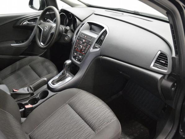 Opel Astra J Рестайлинг с пробегом 2013 года, цена 590 000 рублей, 184491 км, хэтчбек, Автокод Объявления
