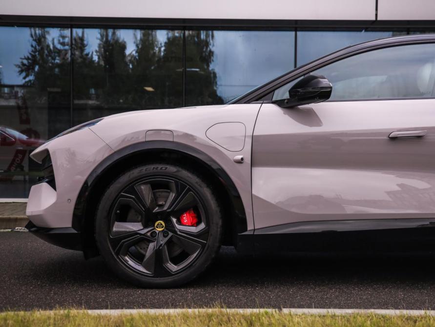 Lotus Eletre Санкт-Петербург  - изображение 10