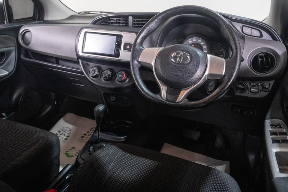 Toyota Vitz III (XP130) Томск  - изображение 9