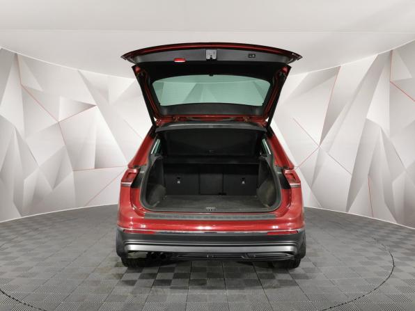 Volkswagen Tiguan II с пробегом 2018 года, цена 1 795 150 рублей, 173080 км, внедорожник, Автокод Объявления