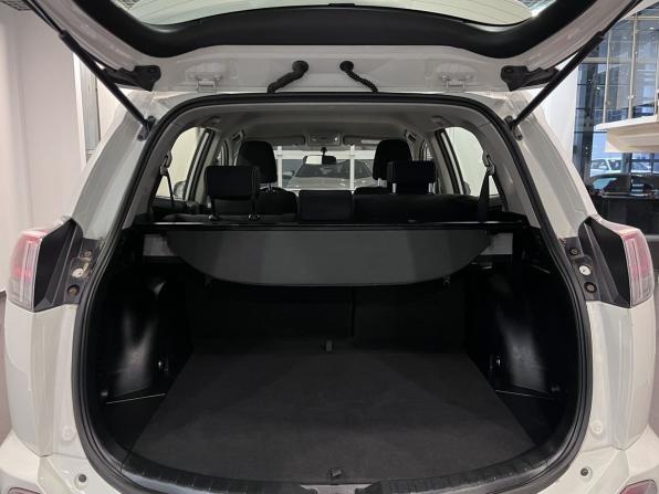 Toyota RAV4 IV (XA40) Рестайлинг с пробегом 2016 года, цена 2 349 000 рублей, 118500 км, внедорожник, Автокод Объявления