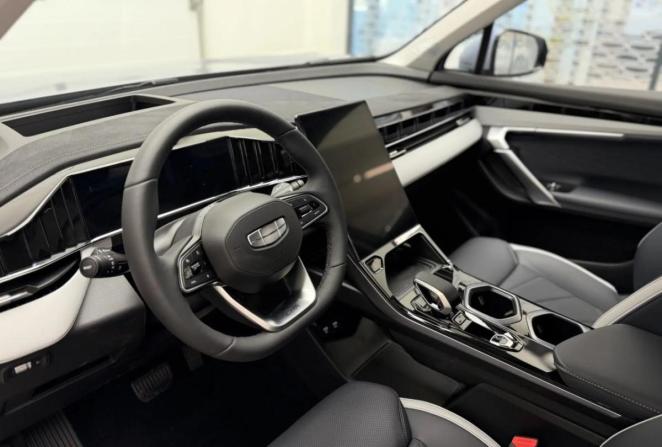 Новый Geely Atlas II 2025 года, цена 3 449 990 рублей, внедорожник, Автокод Объявления