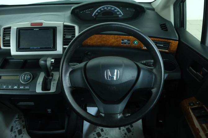 Honda Freed I Рестайлинг с пробегом 2012 года, цена 1 269 000 рублей, 113658 км, компактвэн, Автокод Объявления